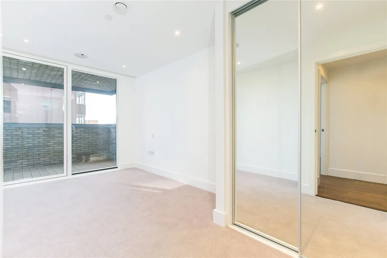 Upper Richmond Road, London, SW15, photo 4