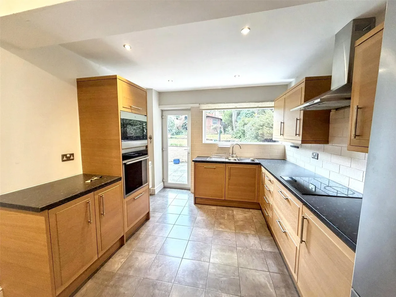 Lonsdale Drive, Oakwood, Enfield, Greater London, EN2 7LS, photo 6