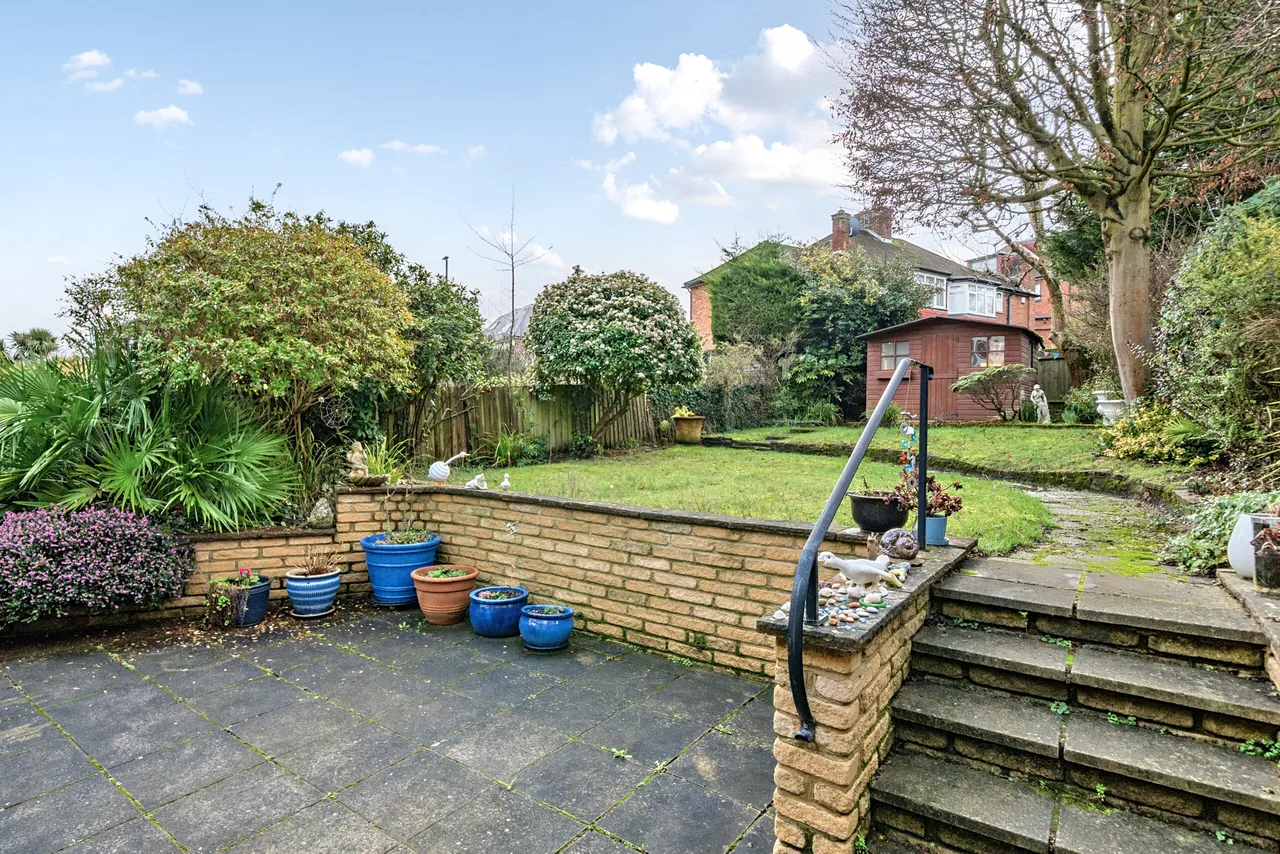 Lonsdale Drive, Oakwood, Enfield, Greater London, EN2 7LS, photo 14