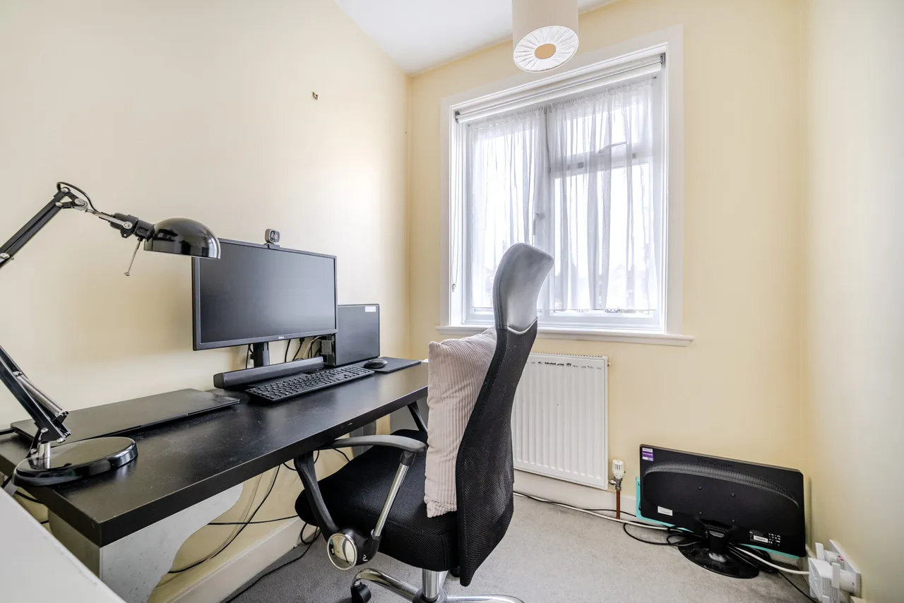 Lonsdale Drive, Oakwood, Enfield, Greater London, EN2 7LS, photo 12