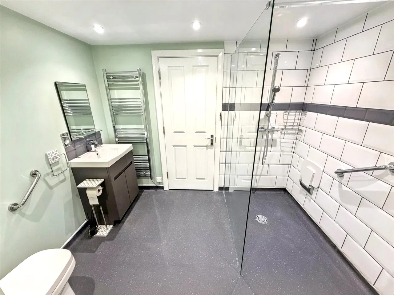 Lonsdale Drive, Oakwood, Enfield, Greater London, EN2 7LS, photo 7