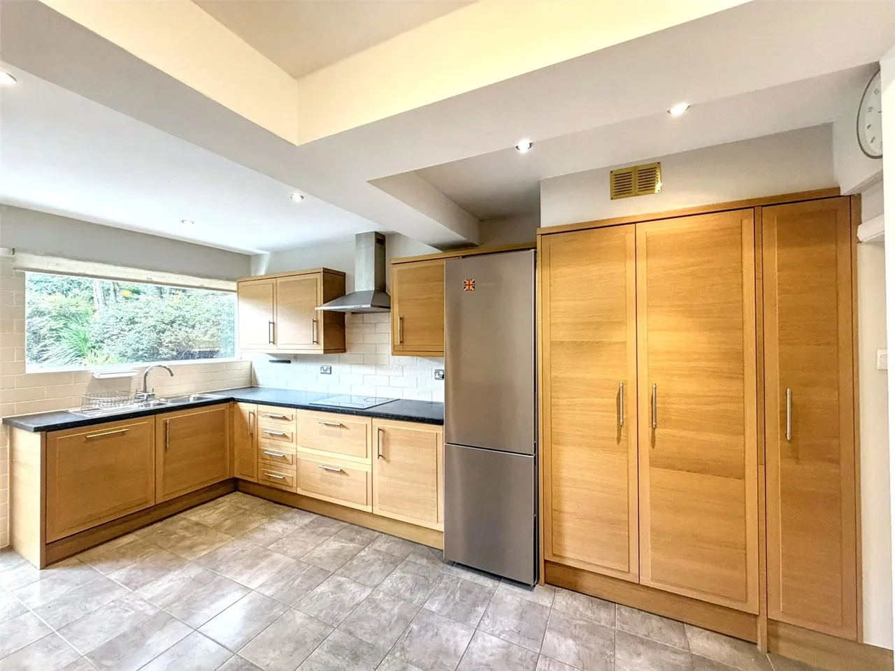 Lonsdale Drive, Oakwood, Enfield, Greater London, EN2 7LS, photo 5