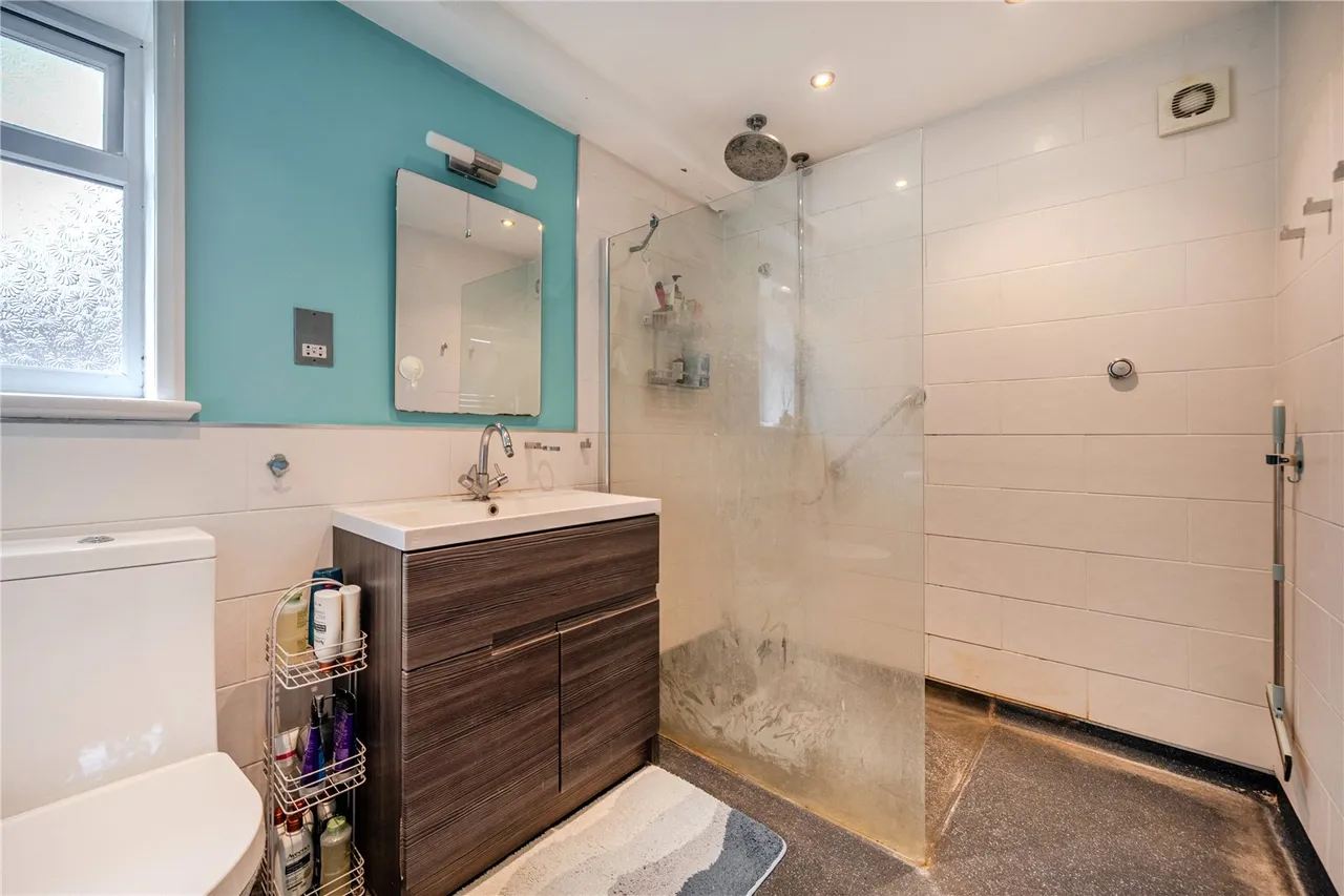 Lonsdale Drive, Oakwood, Enfield, Greater London, EN2 7LS, photo 13