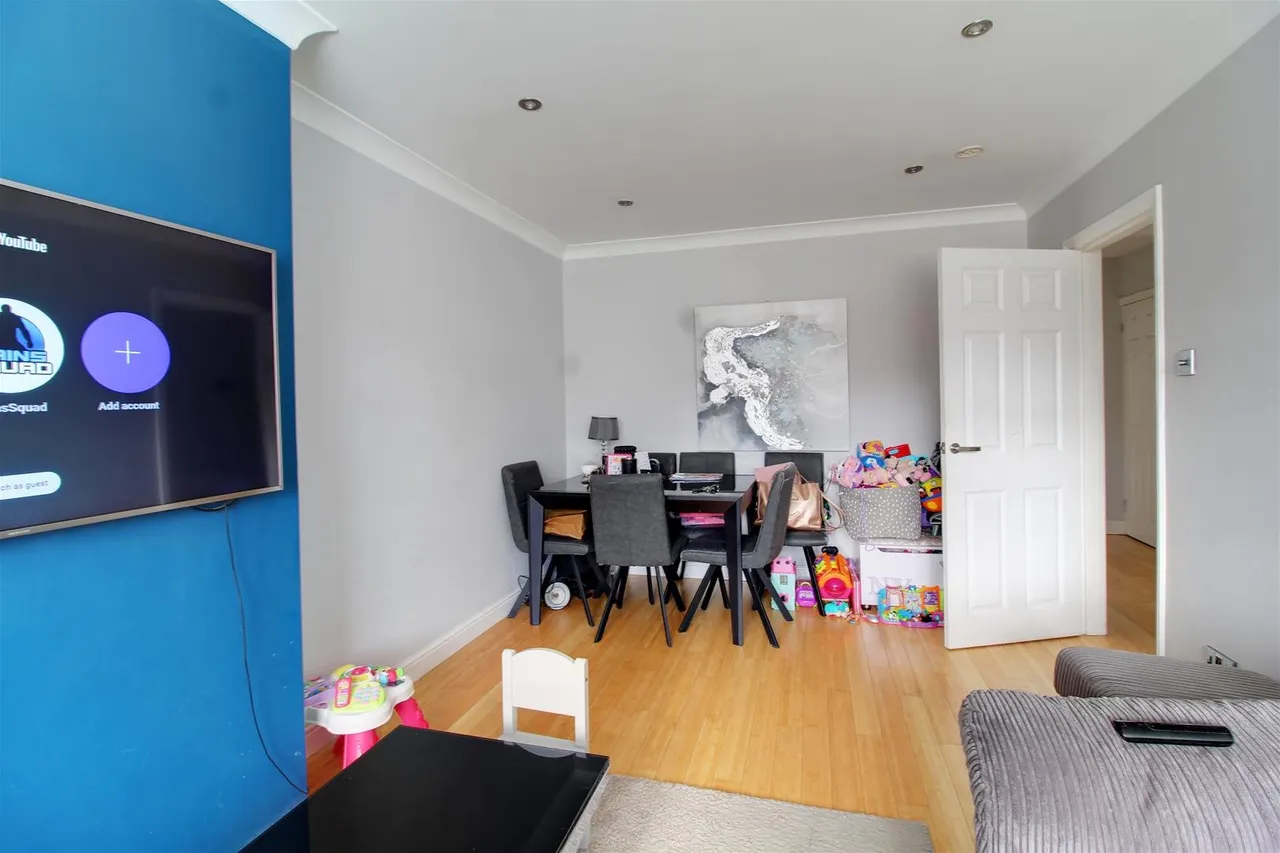 Hill Court, Hill Rise, Potters Bar EN6 2RP, photo 5