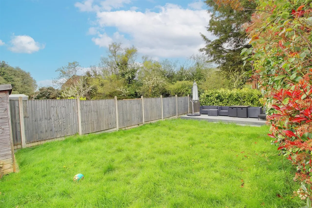 Hill Court, Hill Rise, Potters Bar EN6 2RP, photo 9