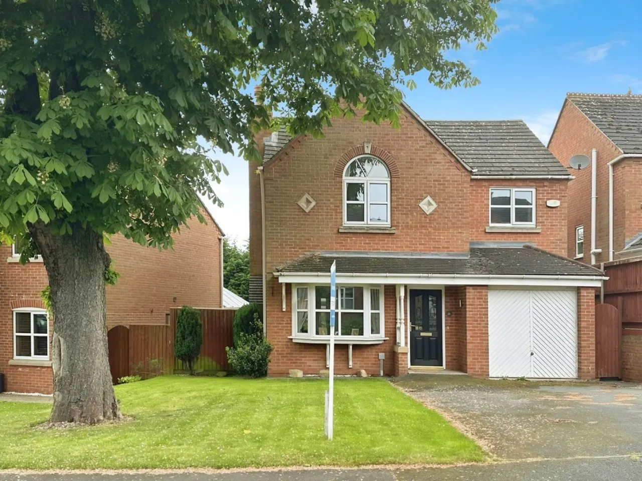 4 bed house for sale — Castle Gresley, Swadlincote, Derbyshire