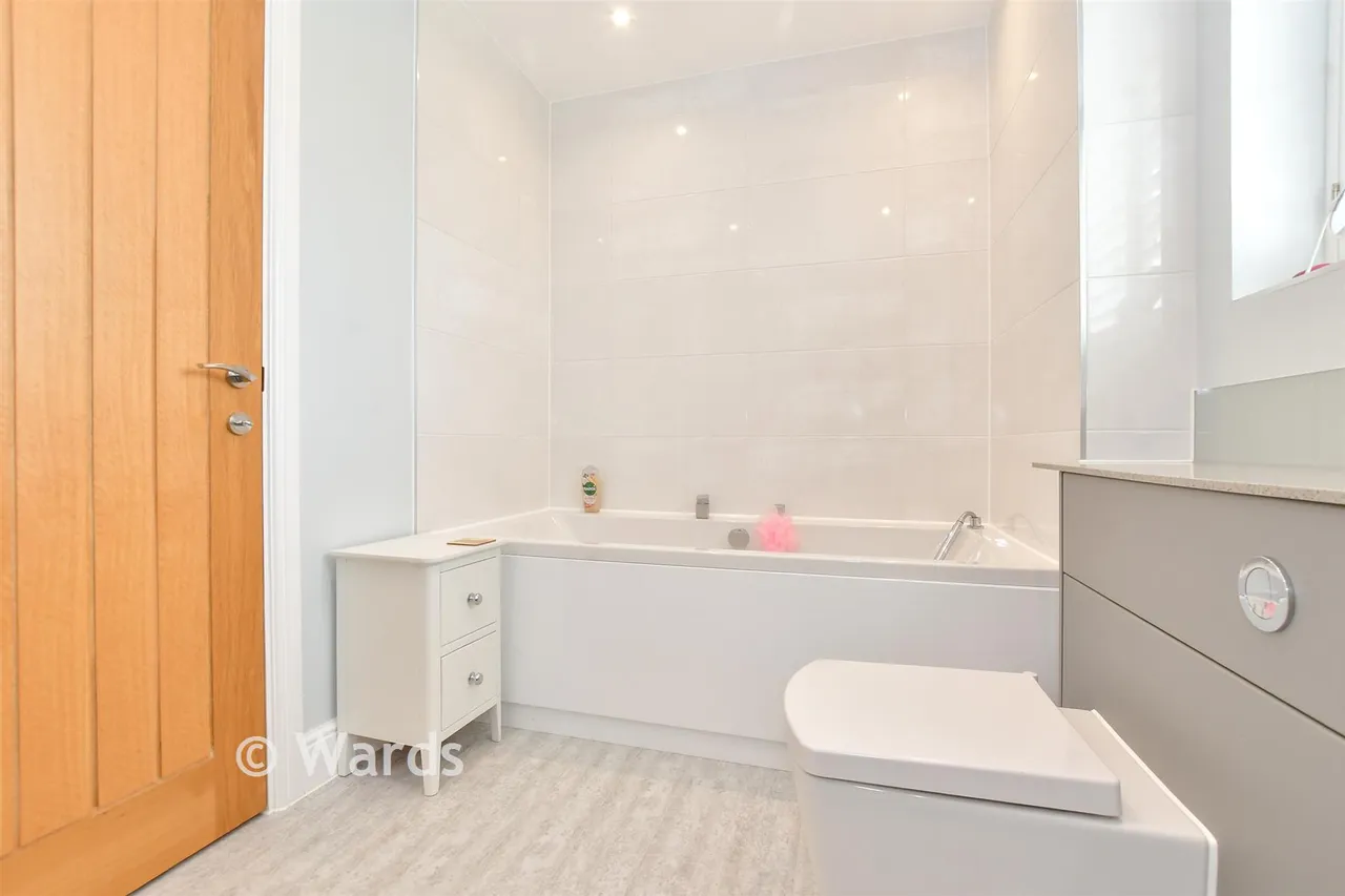 St. Crispin Close, Worth, CT14, photo 8