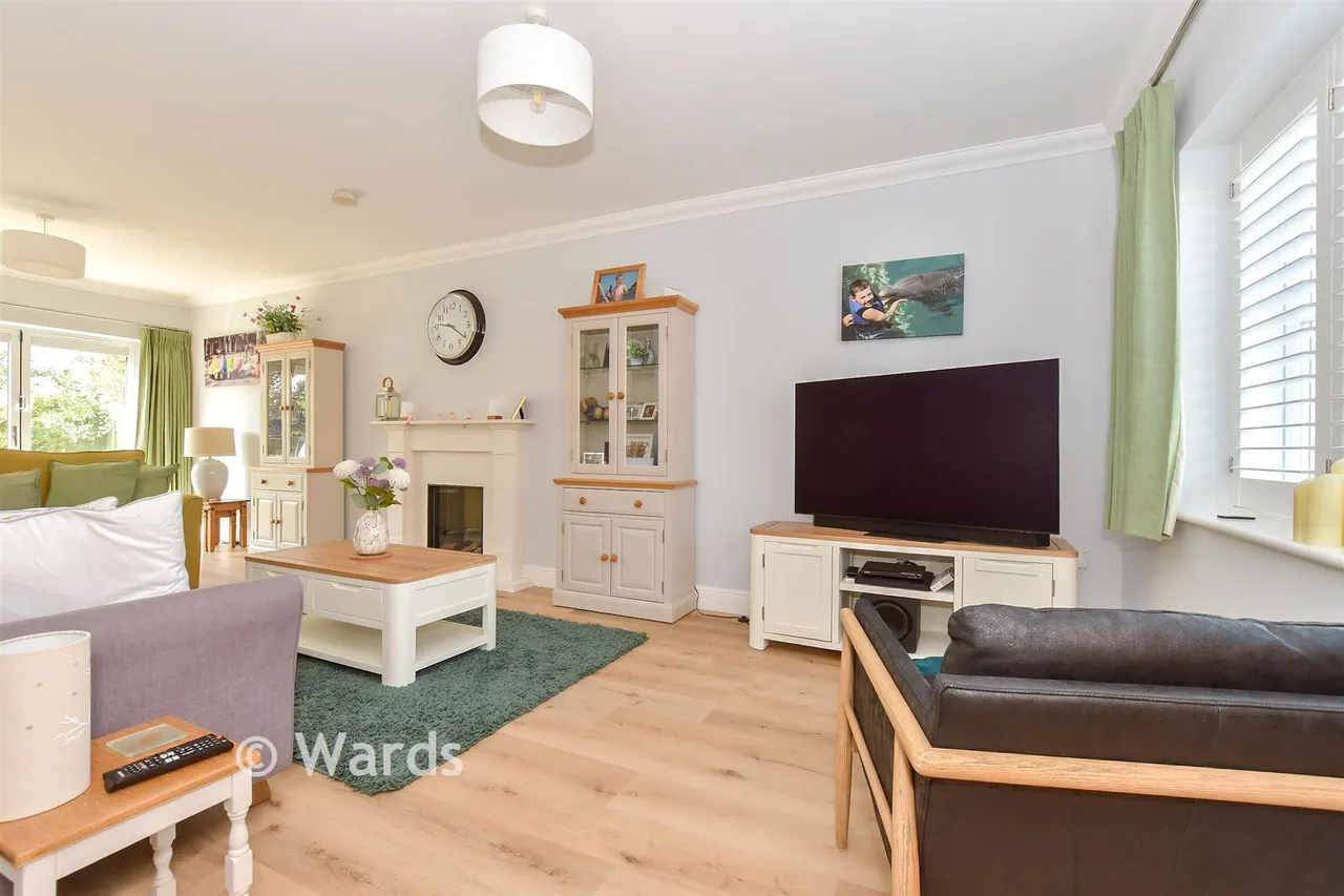 St. Crispin Close, Worth, CT14, photo 4