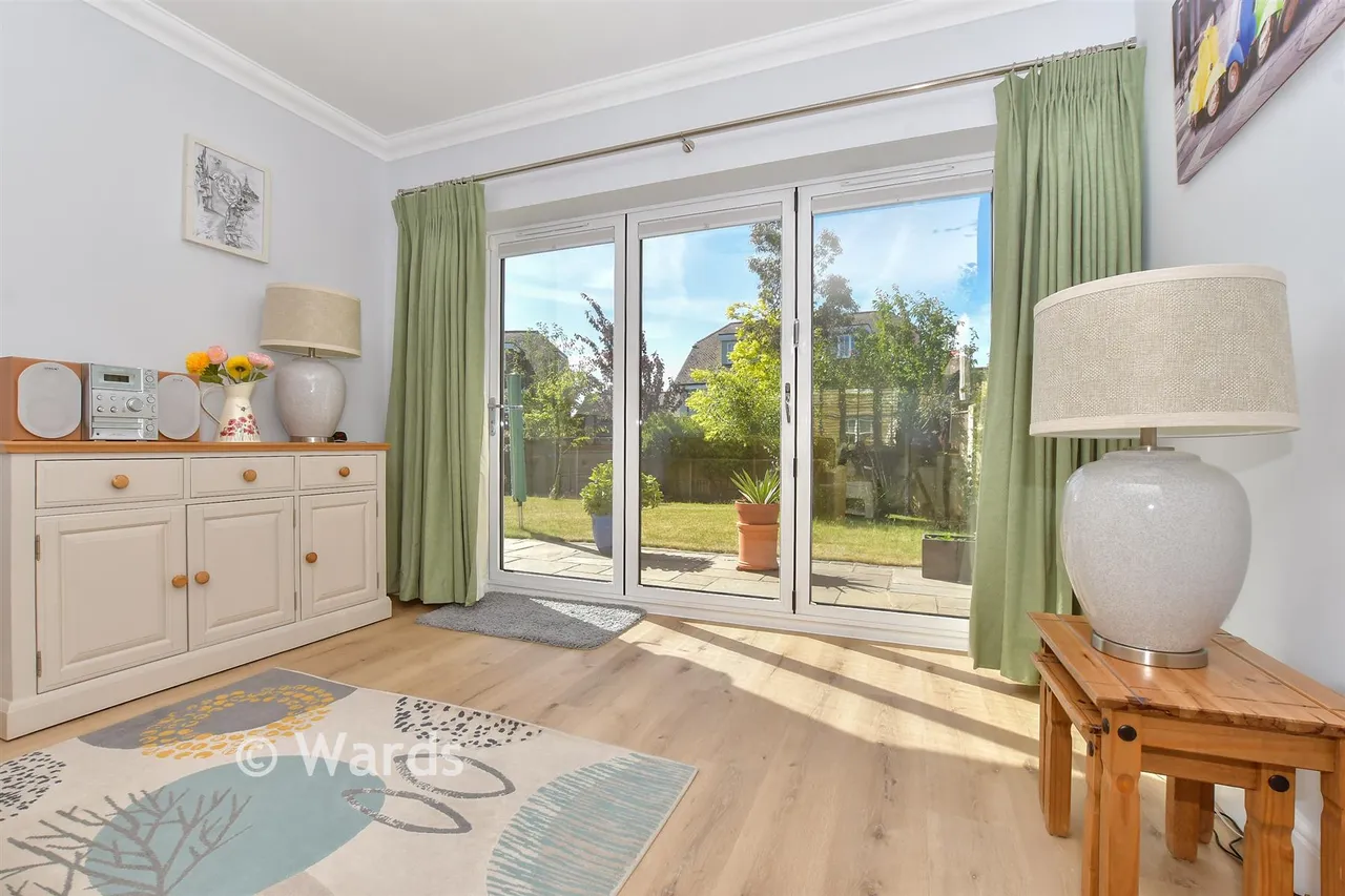 St. Crispin Close, Worth, CT14, photo 6