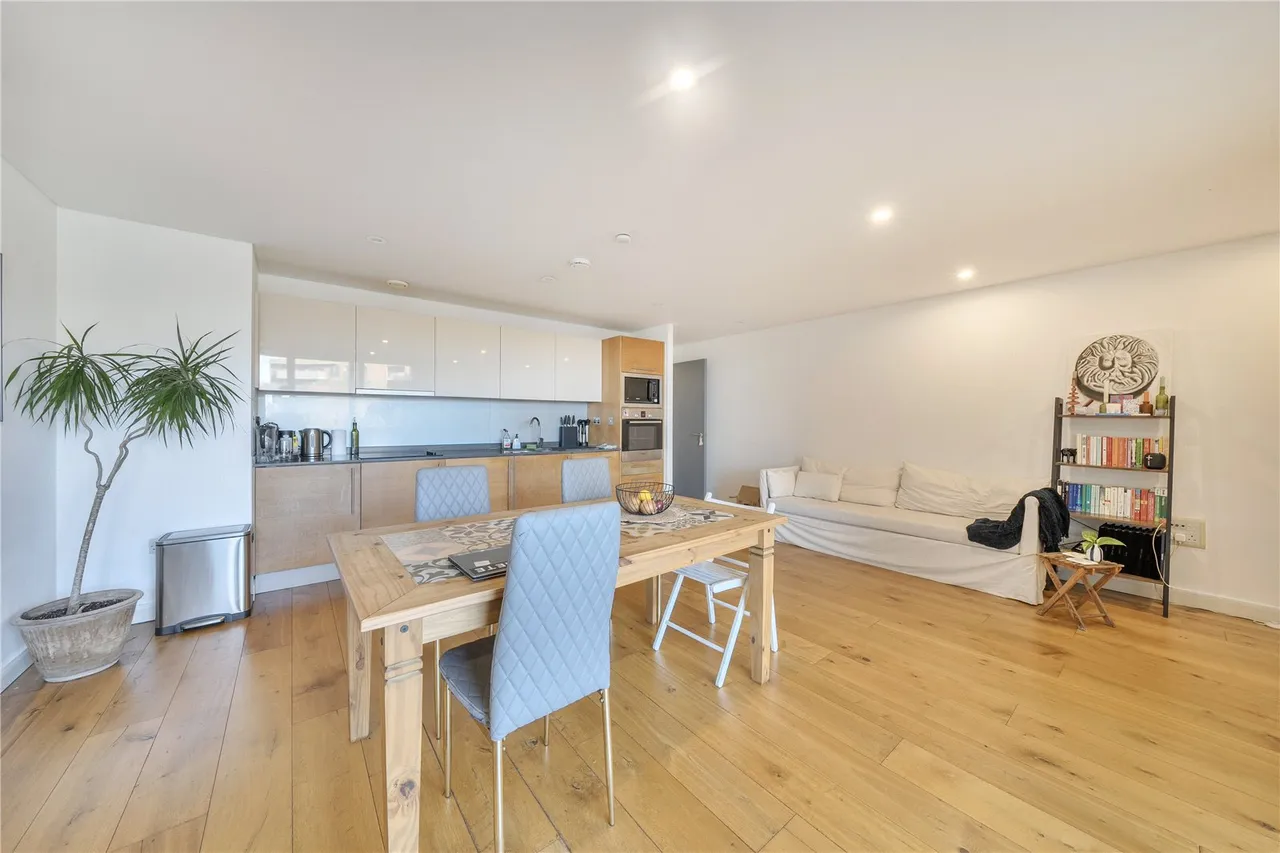 Bermondsey Square, London, SE1, photo 15