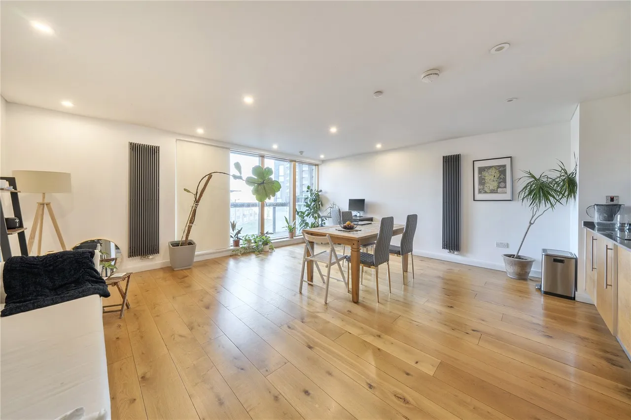 2 bed flat for sale, Bermondsey Square, London, SE1