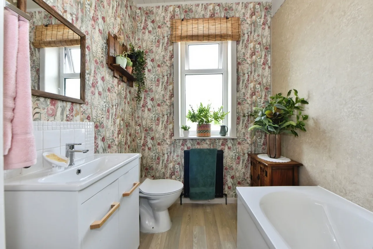 Clifton Street, Sough, BB18, photo 7