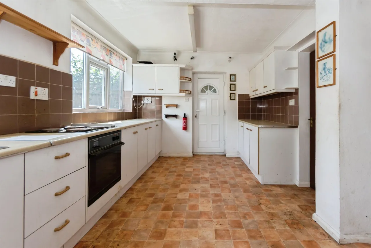 Lawnswood Avenue, Shirley, B90, photo 13