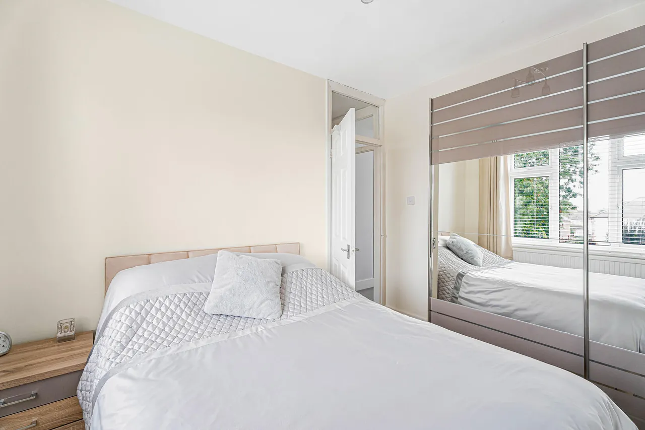 Pembroke Avenue, Enfield, EN1, photo 9