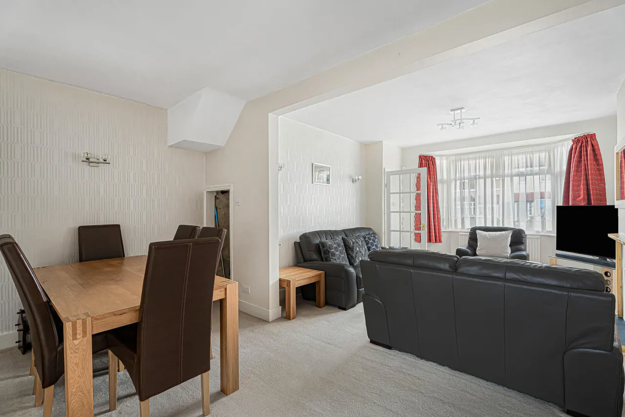 Pembroke Avenue, Enfield, EN1, photo 14