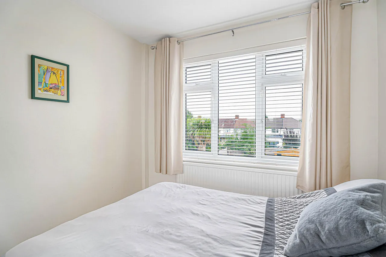 Pembroke Avenue, Enfield, EN1, photo 10