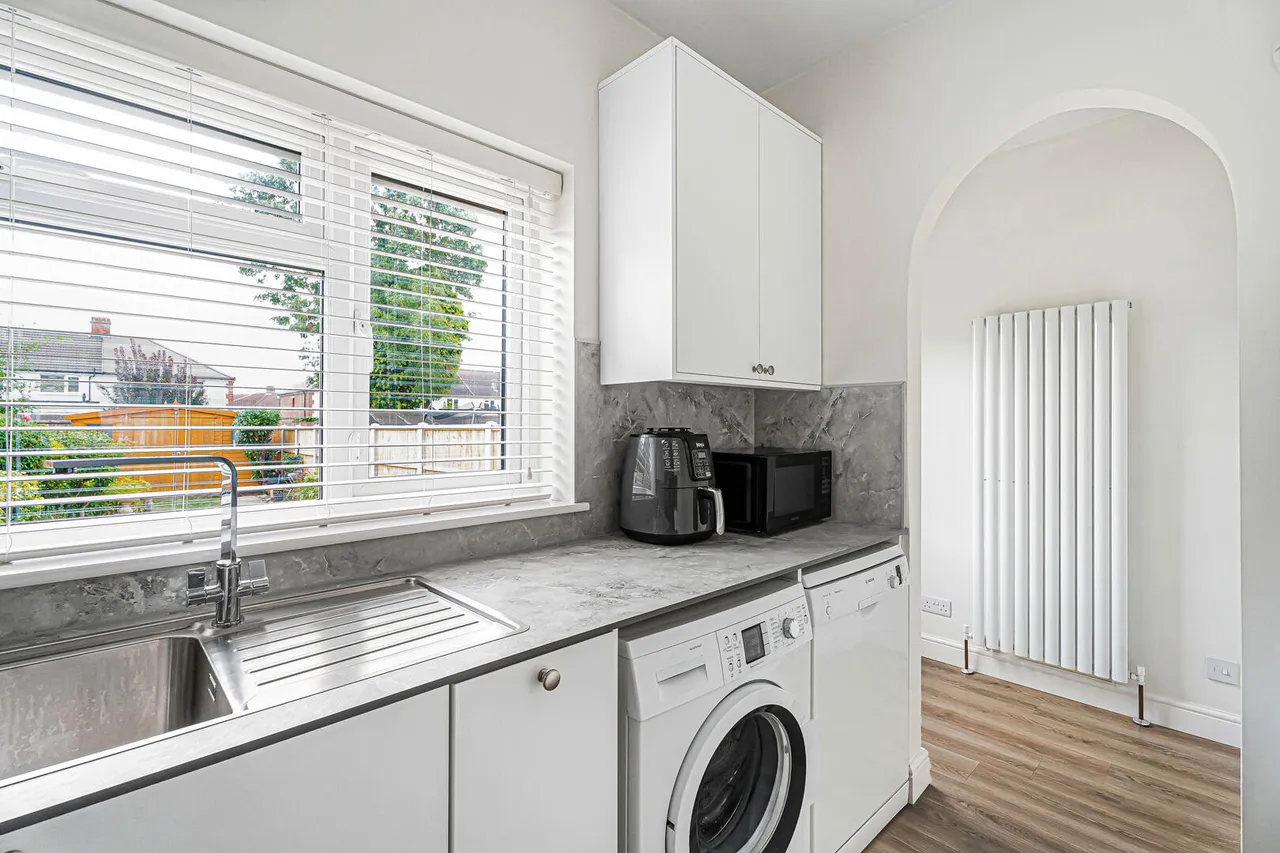 Pembroke Avenue, Enfield, EN1, photo 19