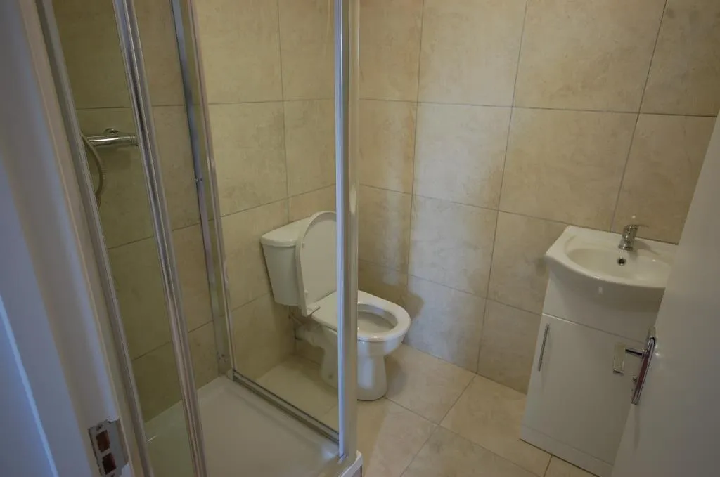 141 Ickenham Road, Ruislip, Middlesex, HA4 7DH, photo 2