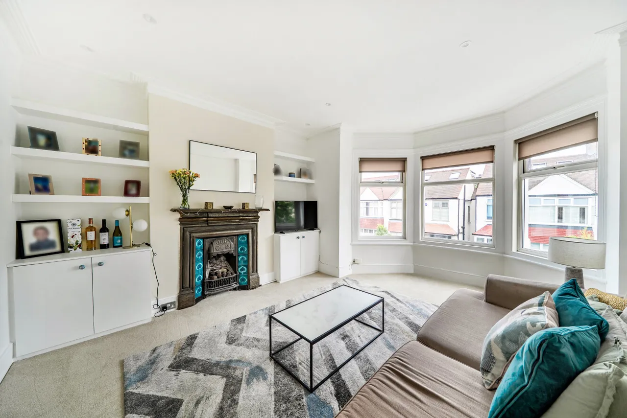 1 bed flat for sale — Annington Road, London, N2