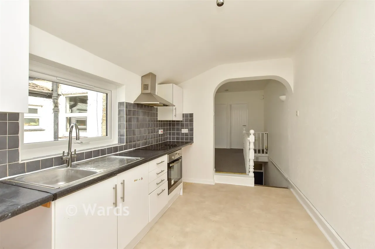 Canterbury Street, Gillingham, ME7, photo 2