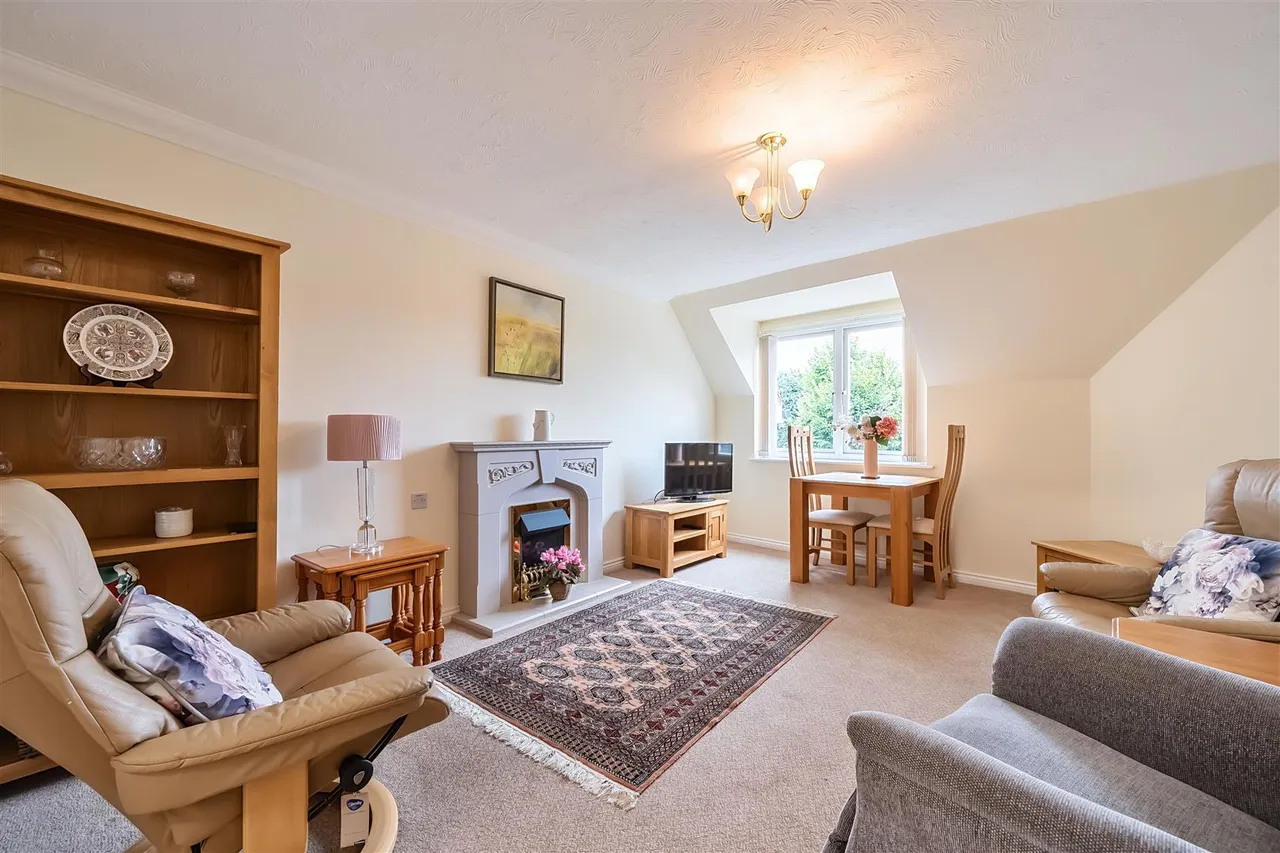 Warwick Road, Solihull, B92, photo 3