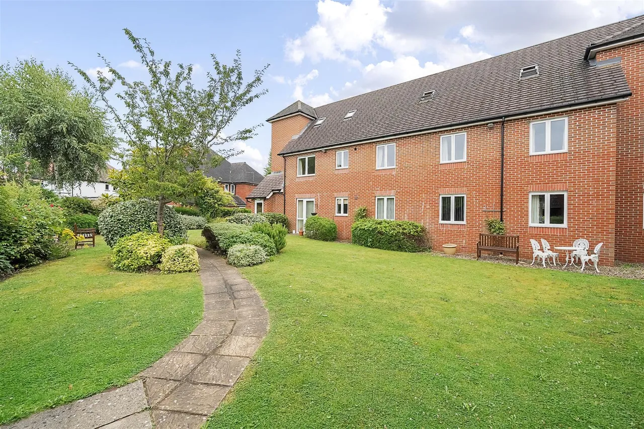 Warwick Road, Solihull, B92, photo 10