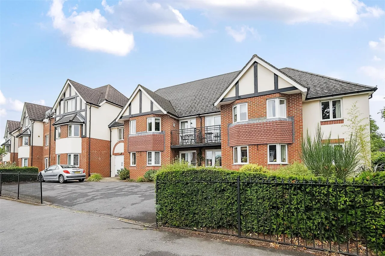 Warwick Road, Solihull, B92, photo 11