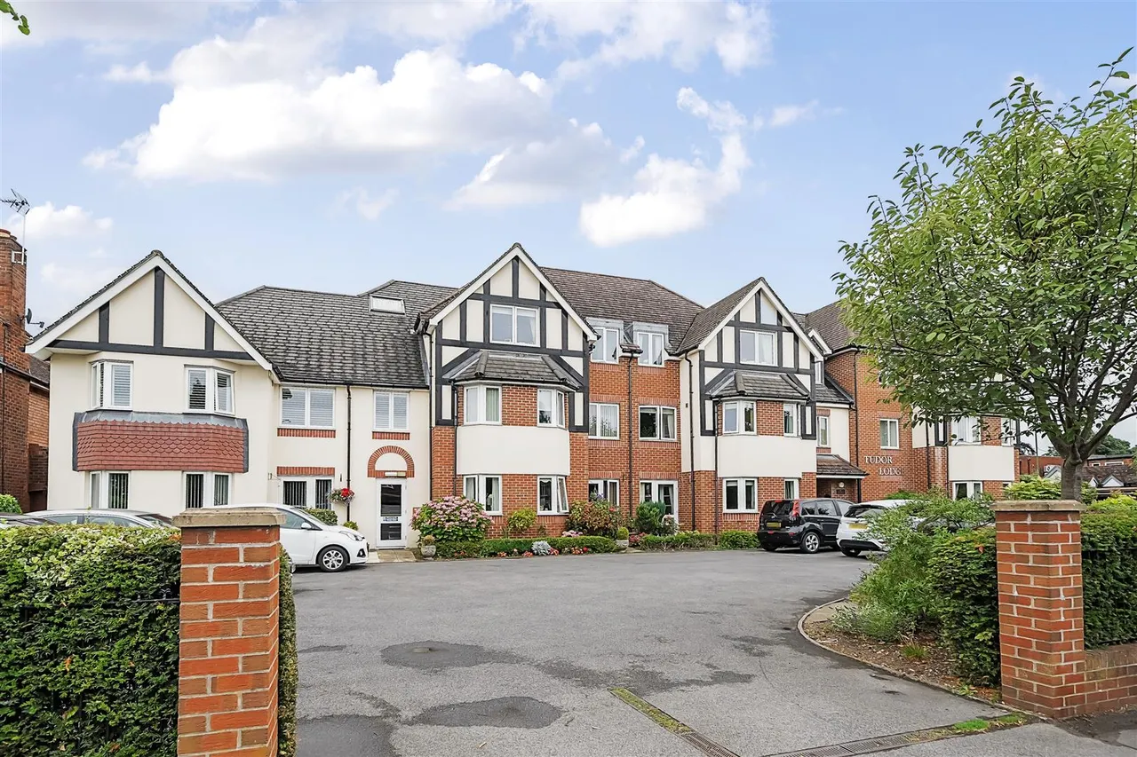 2 bed flat for sale, Warwick Road, Solihull, B92