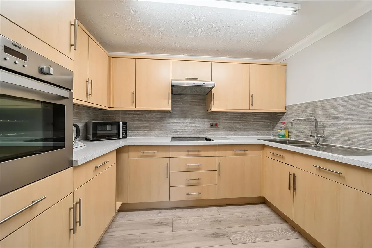Warwick Road, Solihull, B92, photo 2