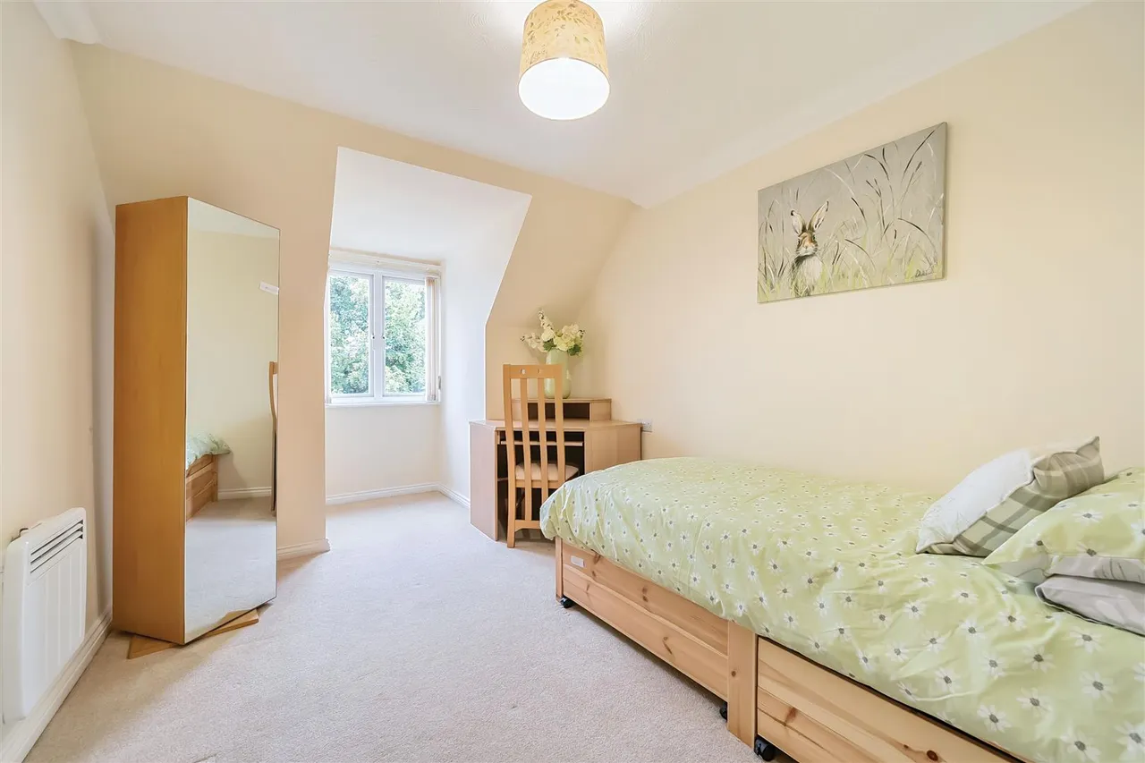 Warwick Road, Solihull, B92, photo 8