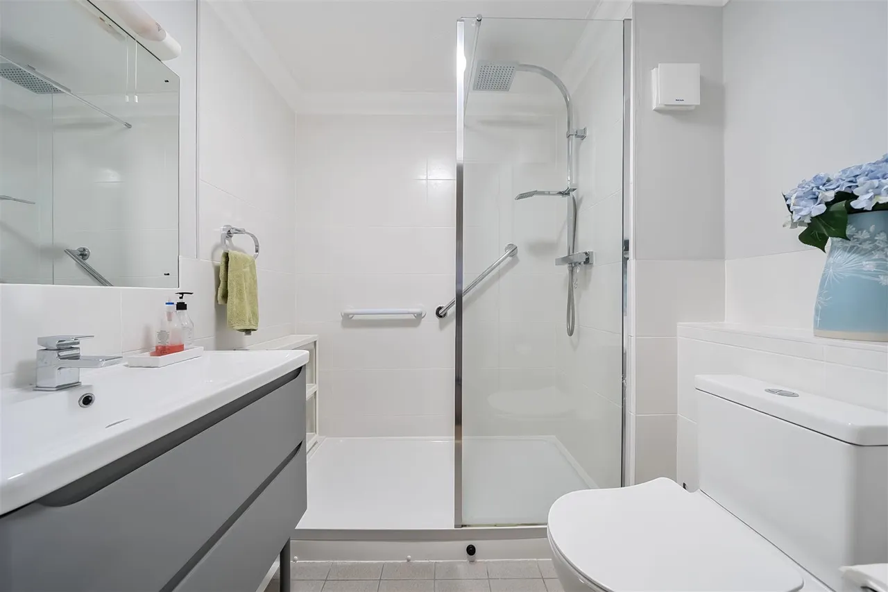 Warwick Road, Solihull, B92, photo 7