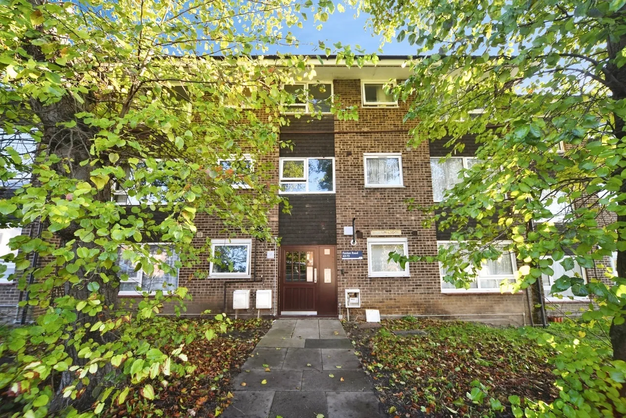 2 bed flat for sale — Fenton Road, London, N17