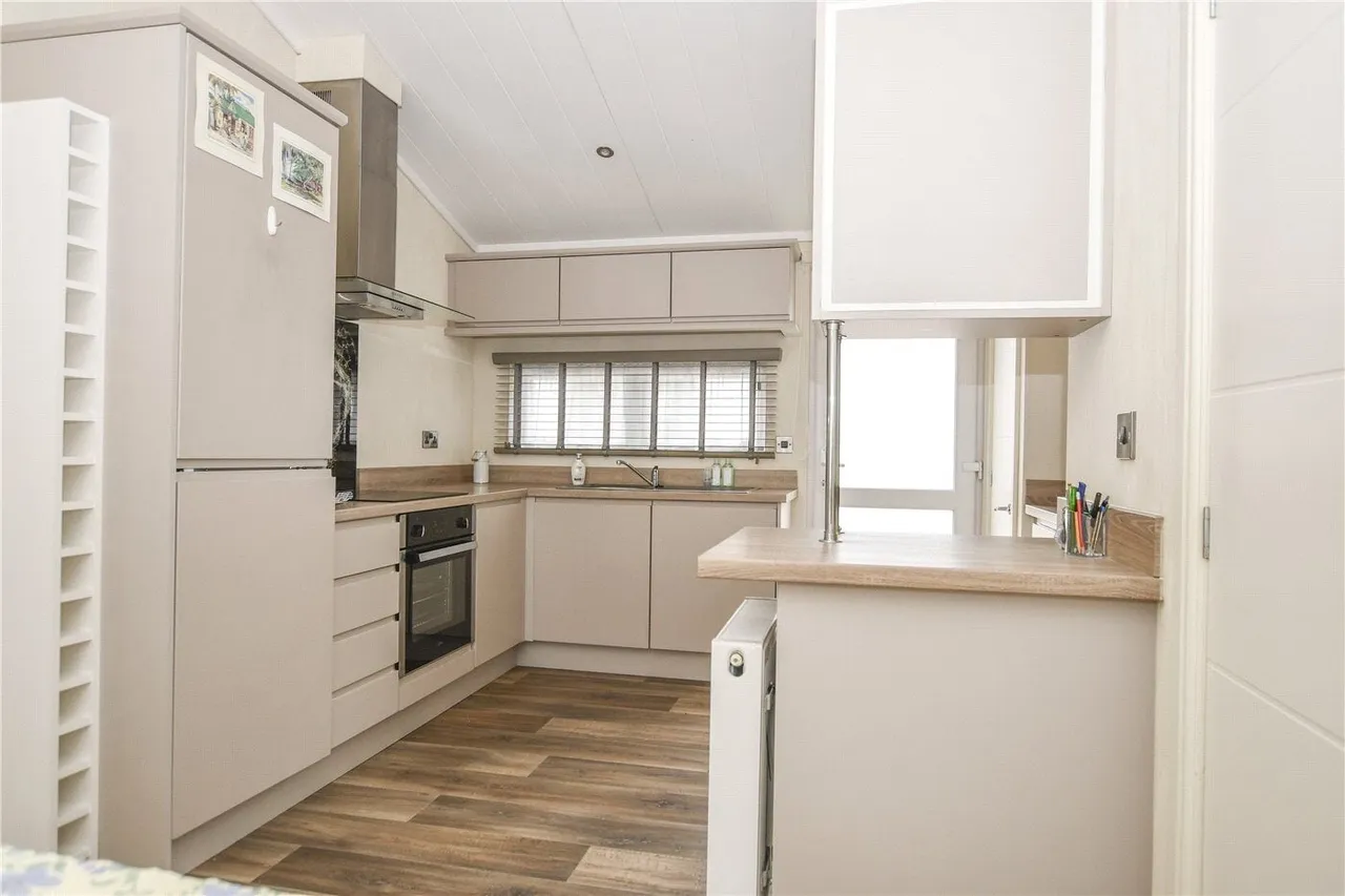 Pinewood Caravan Park, Wokingham, RG40, photo 4