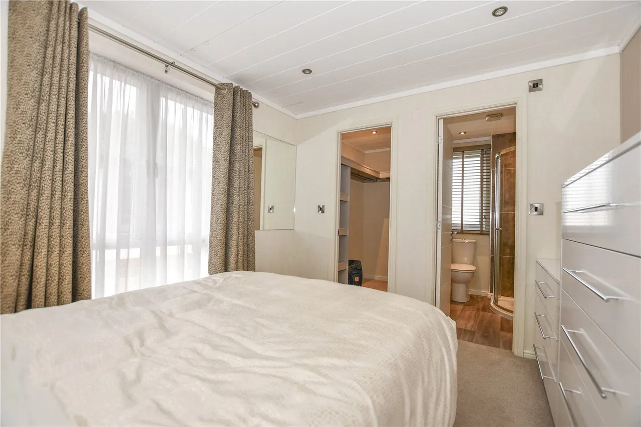 Pinewood Caravan Park, Wokingham, RG40, photo 9