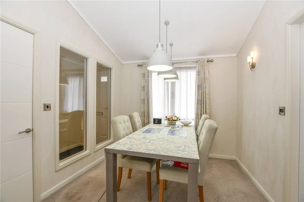 Pinewood Caravan Park, Wokingham, RG40, photo 6
