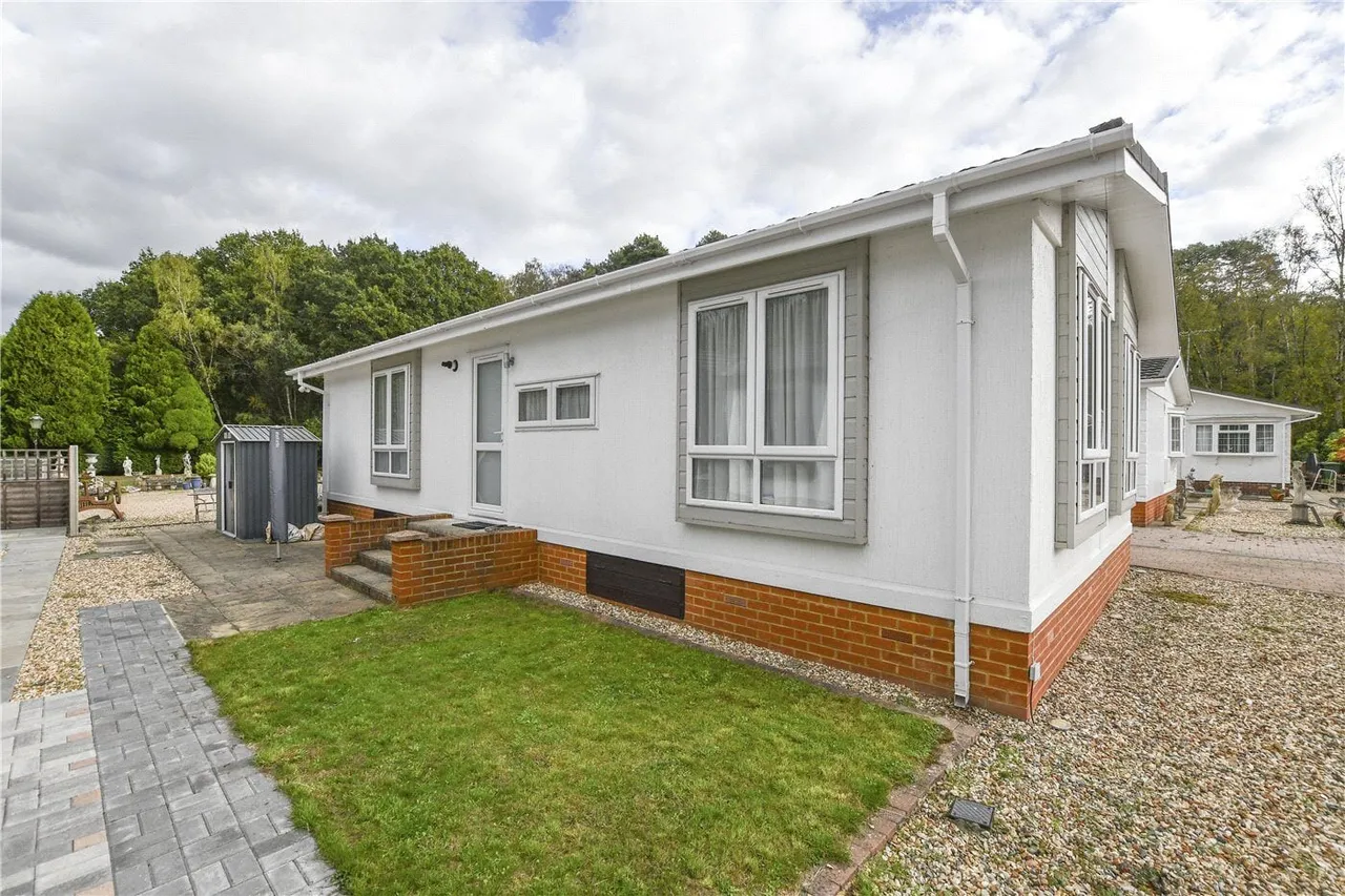 Pinewood Caravan Park, Wokingham, RG40, photo 14