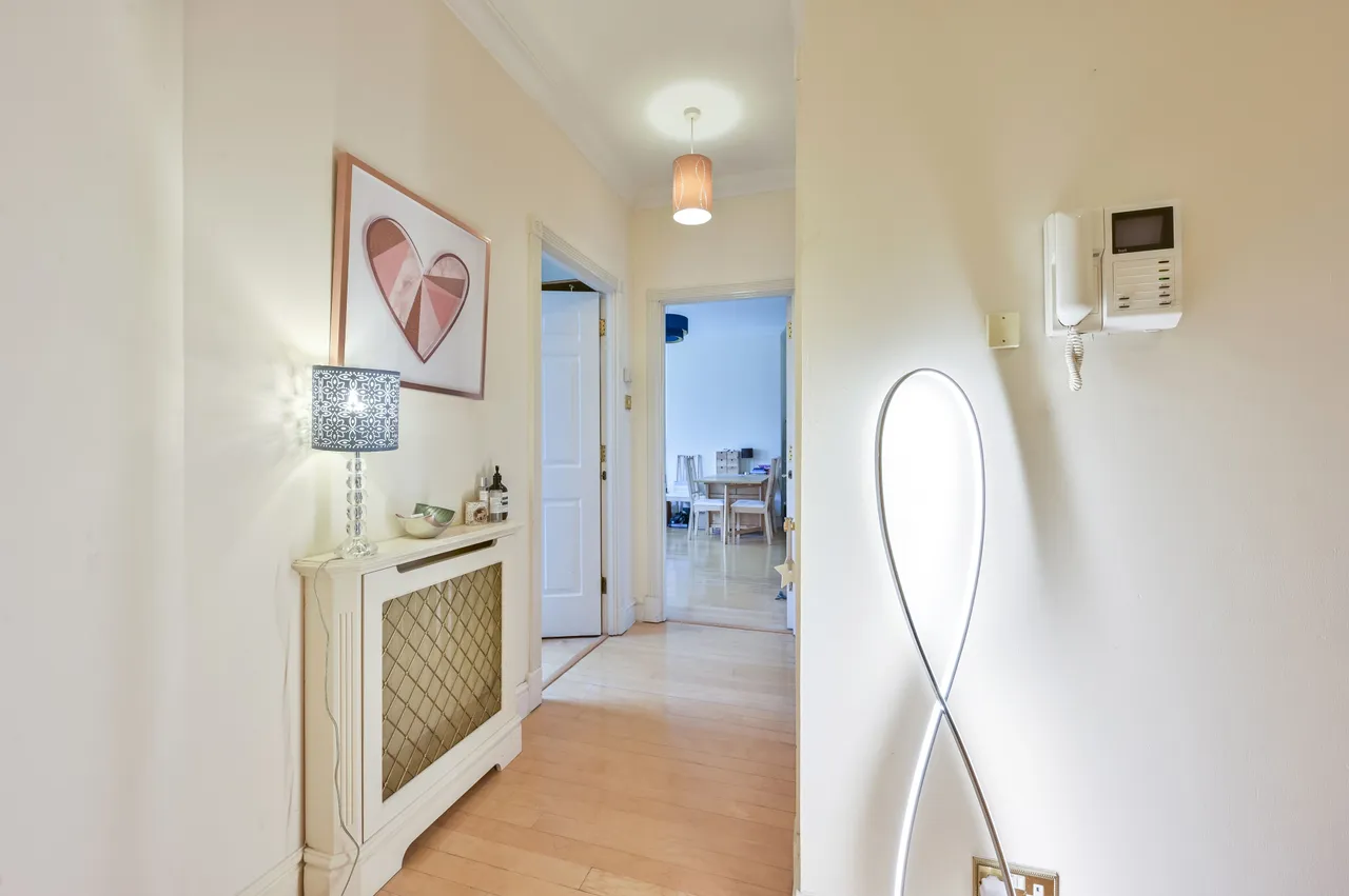 93 Chapman Square, London, photo 8