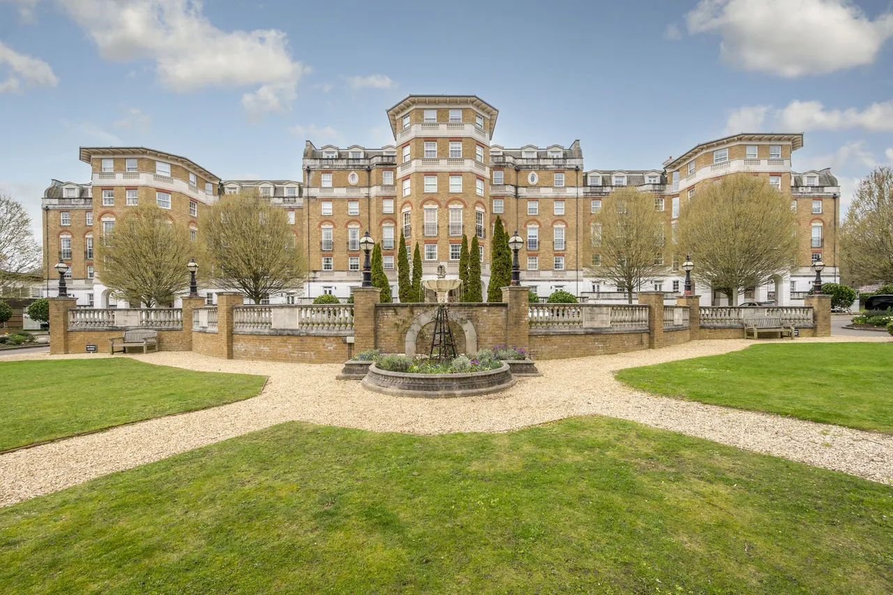 93 Chapman Square, London, photo 4