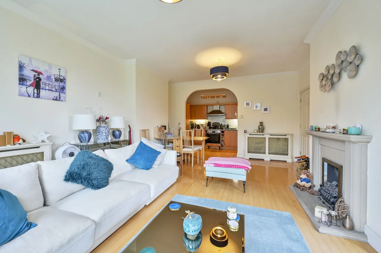 93 Chapman Square, London, photo 2