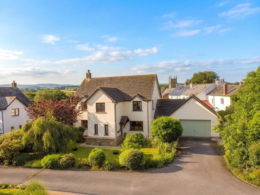 4 bed house for sale, East Street, Sheepwash, EX21