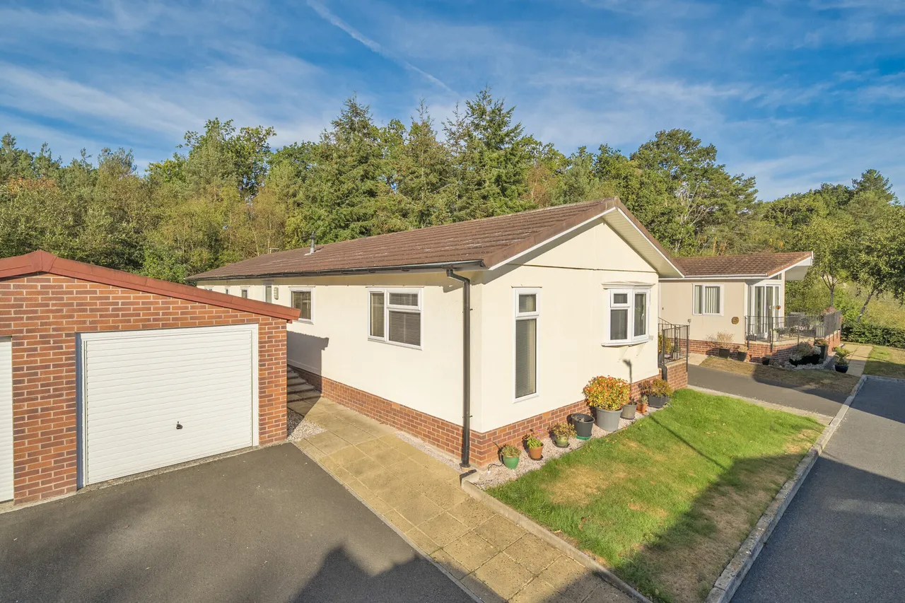 2 bed property for sale, New Park, Bovey Tracey, TQ13