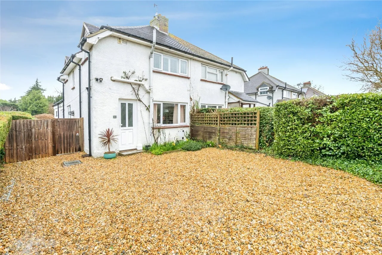 4 bed house for sale, Bell Lane, Birdham, PO20