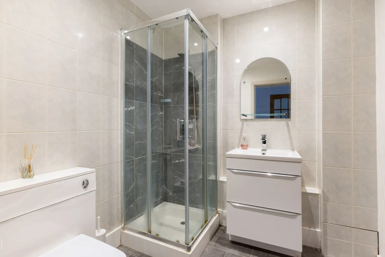 Peareswood Gardens, Stanmore, HA7, photo 9