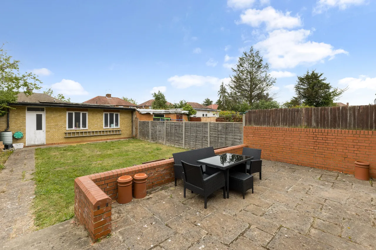 Peareswood Gardens, Stanmore, HA7, photo 6