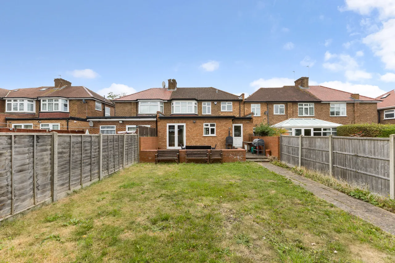 Peareswood Gardens, Stanmore, HA7, photo 3
