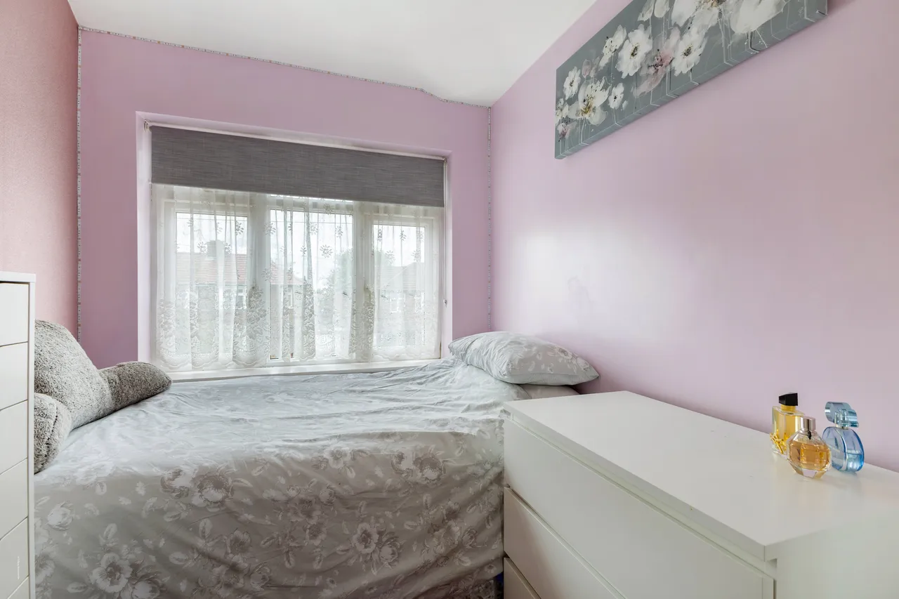 Peareswood Gardens, Stanmore, HA7, photo 24