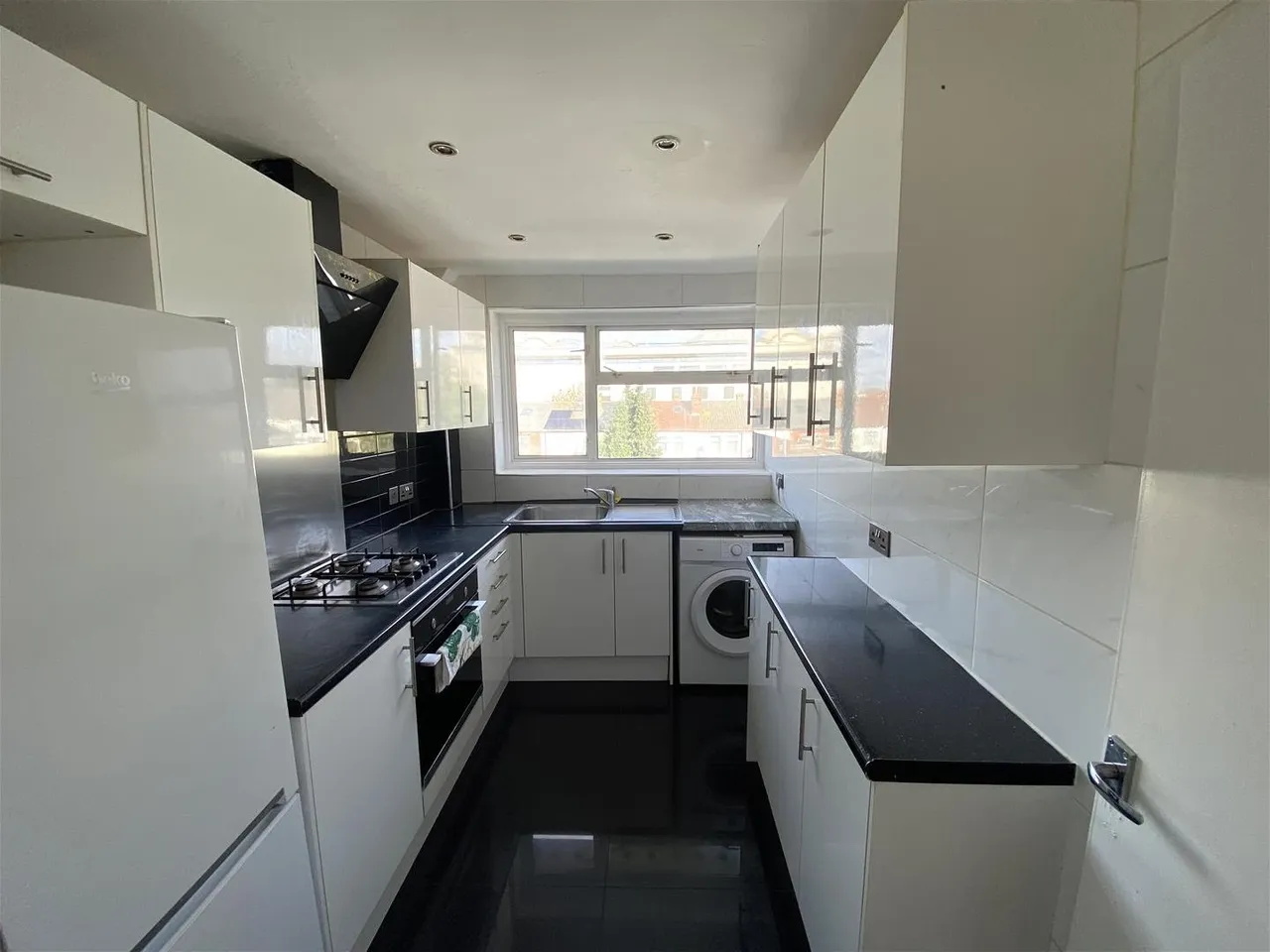 Norwood Road, Southall, photo 3