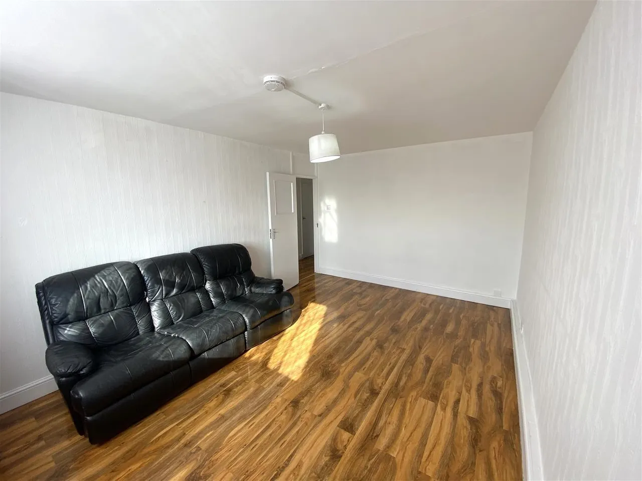 Norwood Road, Southall, photo 5