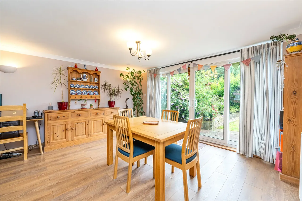 Grove Crescent, Hanworth, TW13 6LY, photo 5