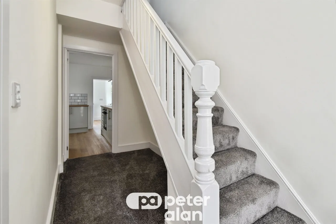Tucker Street, Neath, SA11, photo 3